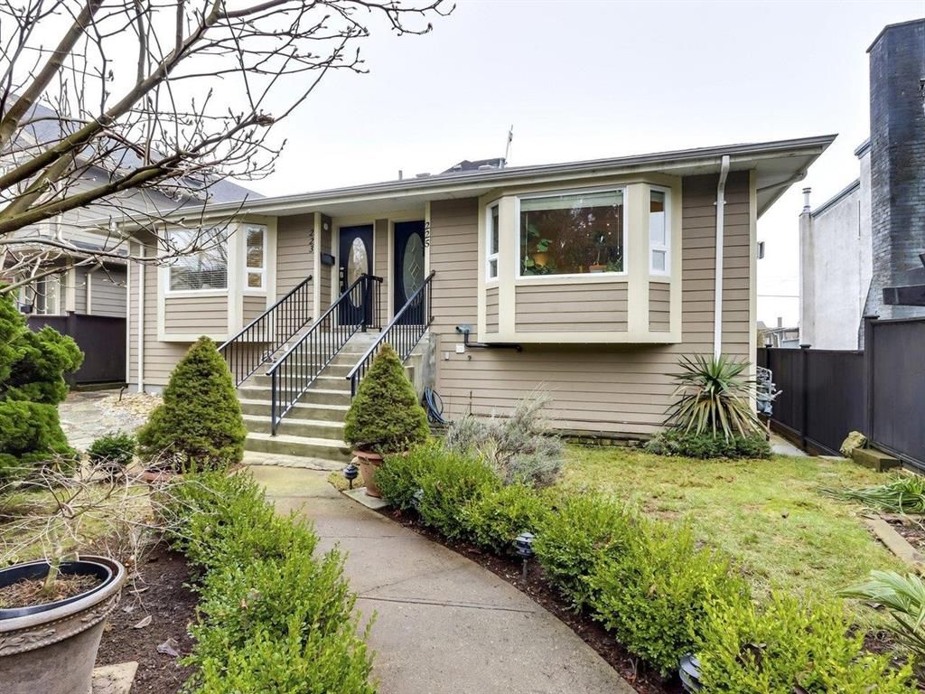 I have sold a property at 225 19th AVE W in North Vancouver
